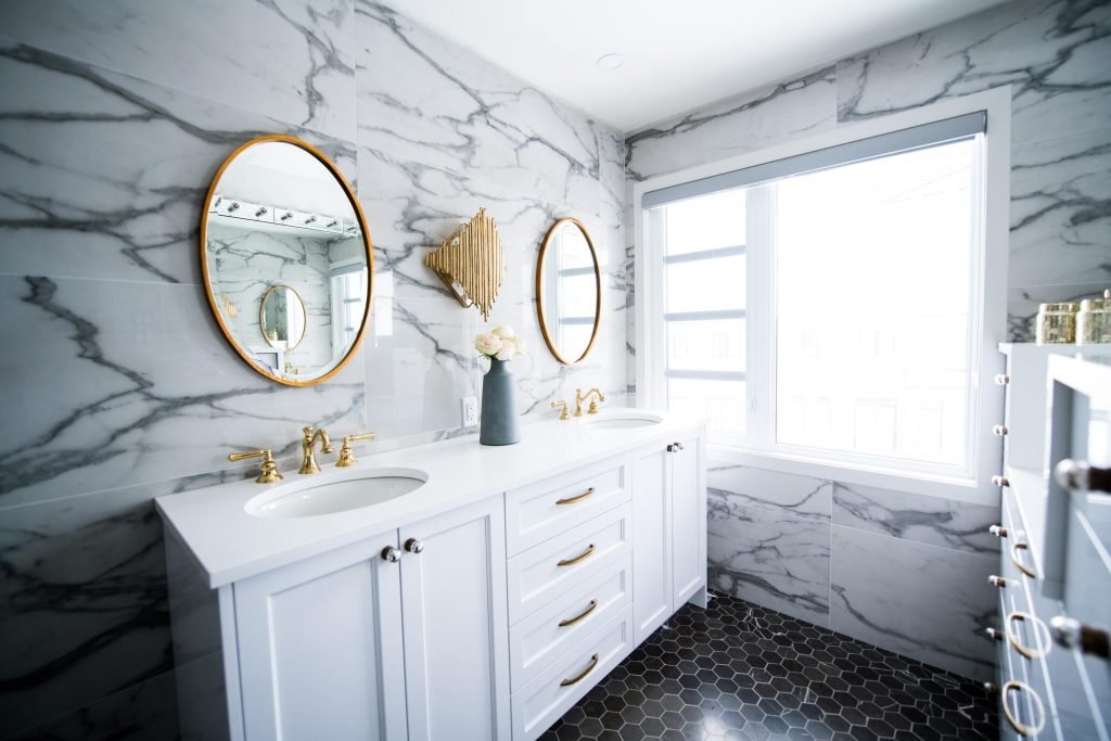 Black and white interiors 2023