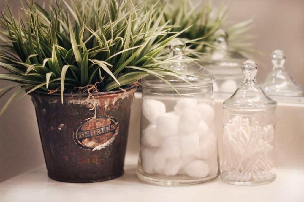 Brand free containers for a luxurious home