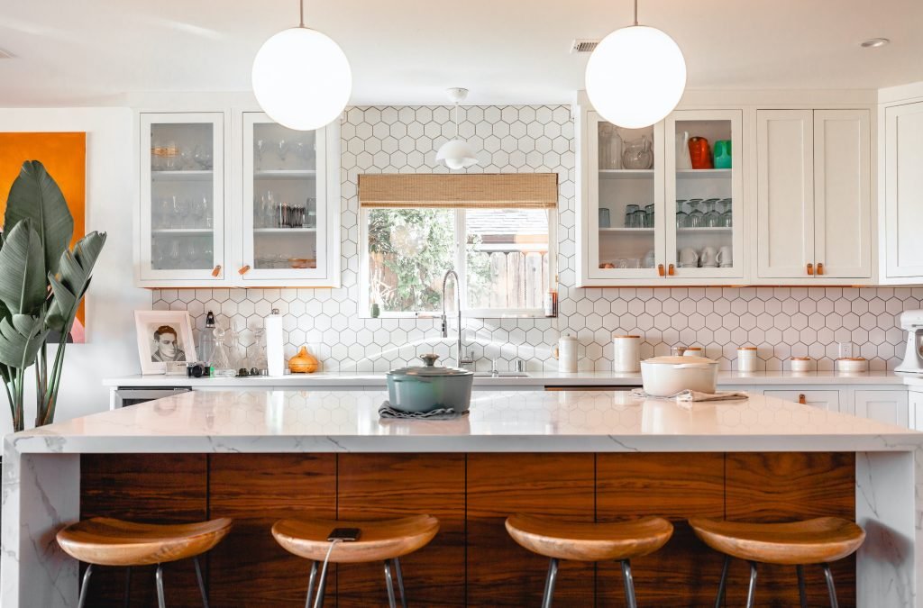 Designing a modern farmhouse kitchen